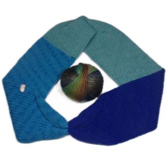 category knitted scarfs